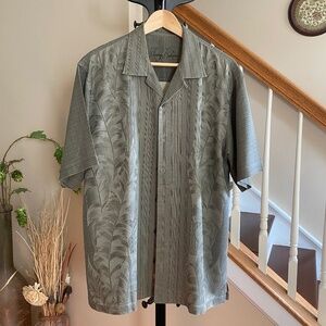 TOMMY BAHAMA Palm Tree Hawaiian Silk Button Up Green Khaki Shirt. Size L
